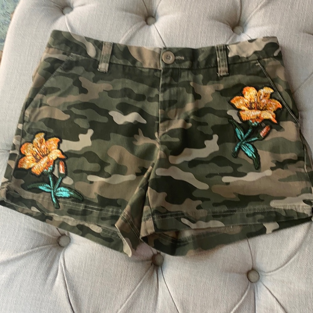 BCG camo shorts size 6